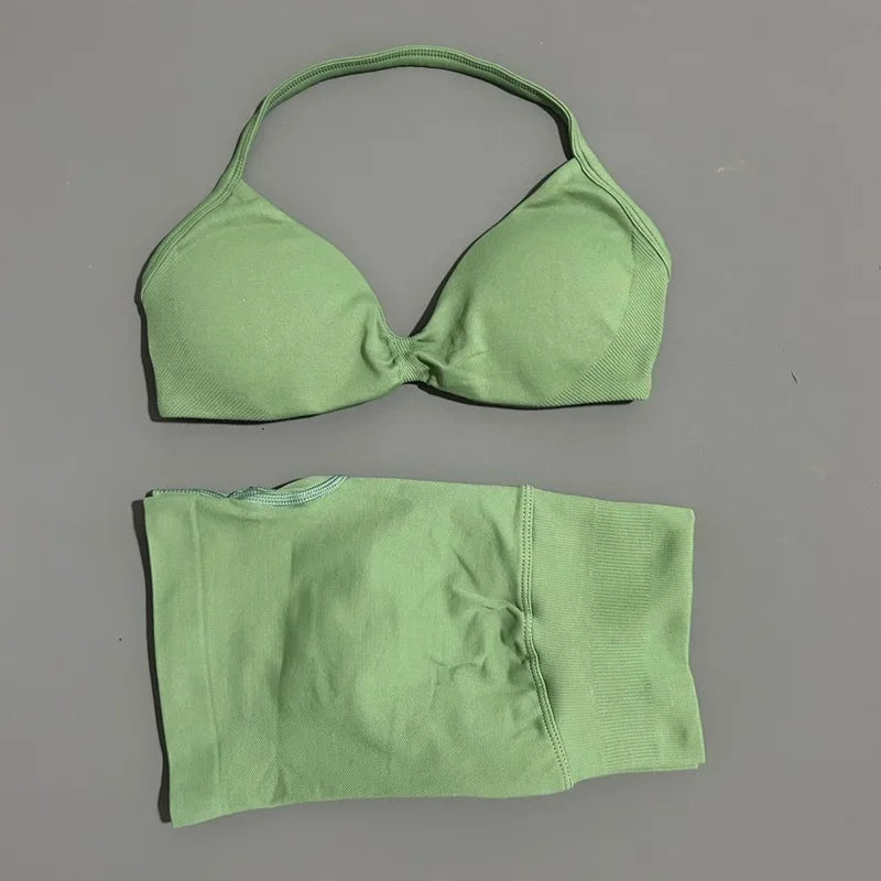 Seamless Yoga Bra And Scrunch Shorts Workout Set For Women