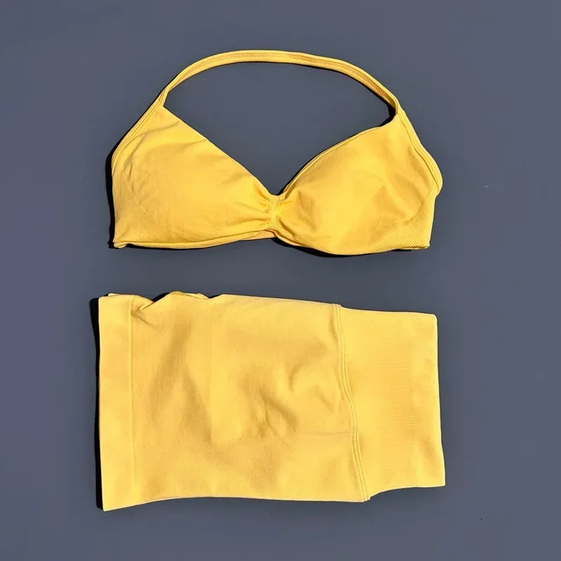 Seamless Yoga Bra And Scrunch Shorts Workout Set For Women