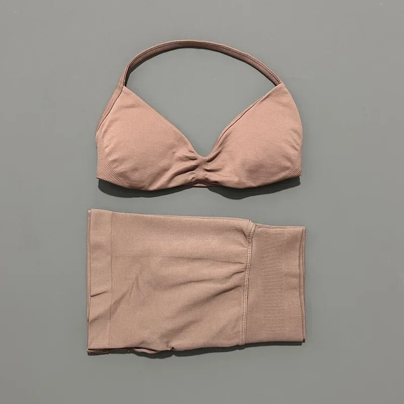 Seamless Yoga Bra And Scrunch Shorts Workout Set For Women